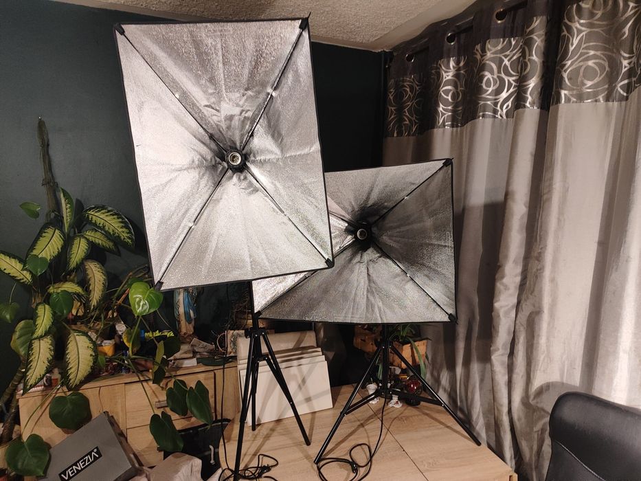 Zestaw lamp studyjnych.