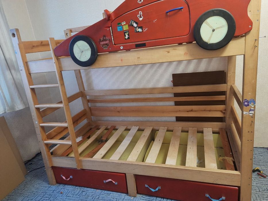 Кровать двухярусная