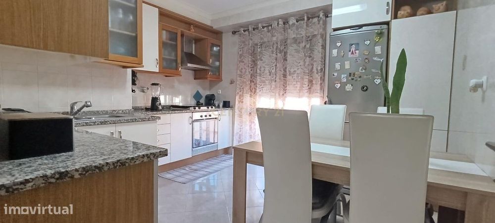 T2 com Varandas e Parqueamento Vila Serena