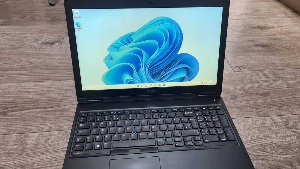 DELL LATITUDE E5580 i5 2.80GHz 16GB DDR4 480GB HD630 WIN11PRO