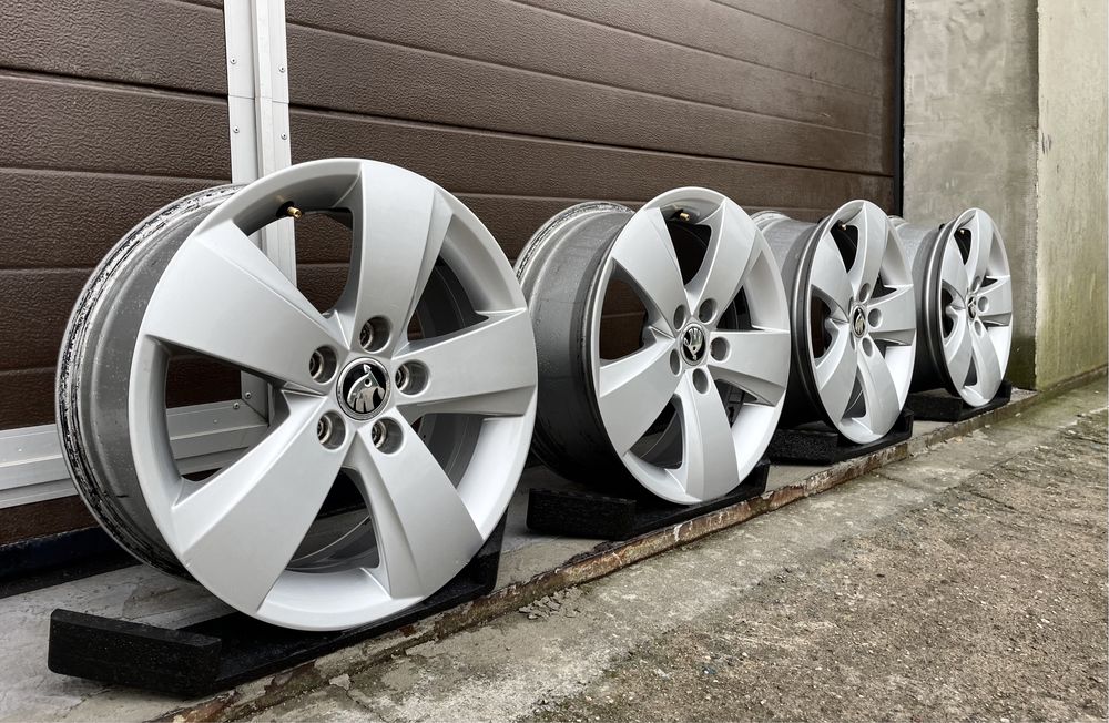 4x felgi aluminiowe 5x100 r15 et38 6,5J Alufelgi Oryginał Skoda 15”