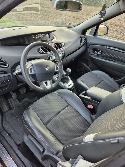 Renault scenic 3 III 1.6 diesel 130km wersja bose manual 6 biegów