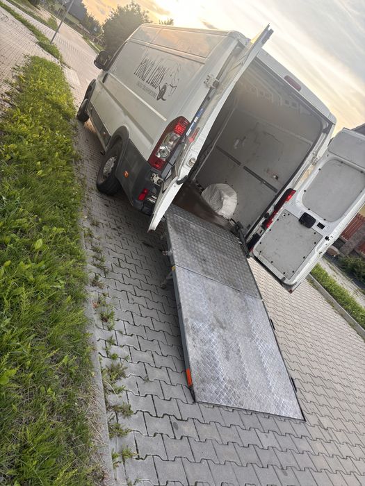 Wynajem busa z najazdem  fiat ducato maxi bus 3 osobowy