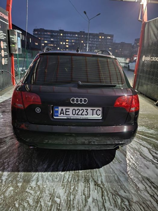 Продам Ауді а4 с лайн