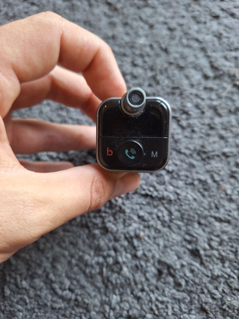 Transmiter do auta bluetooth muzyka połączenia ładowarka