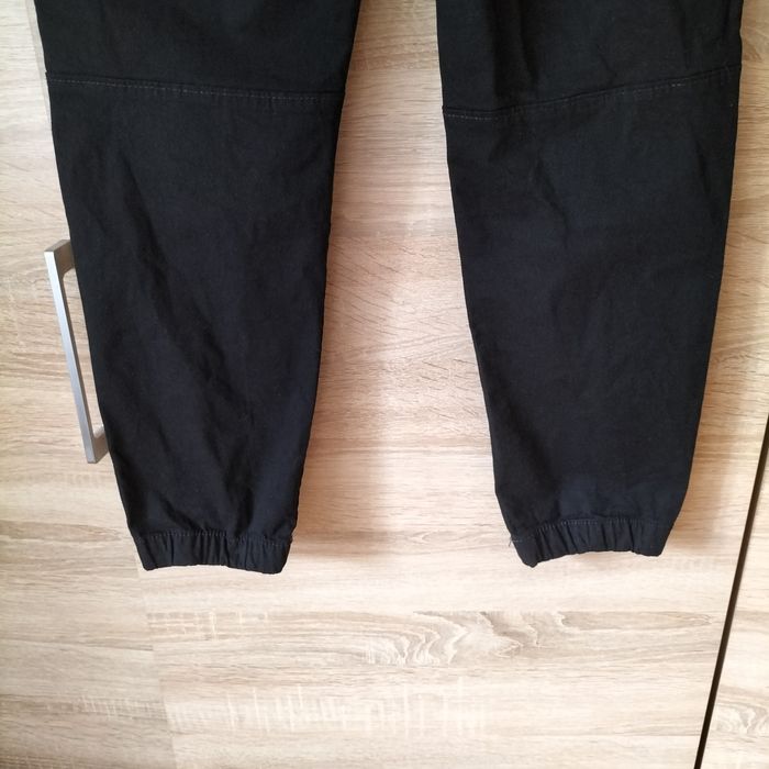Chłopięce spodnie dresowe z materiału roz 152 H&M