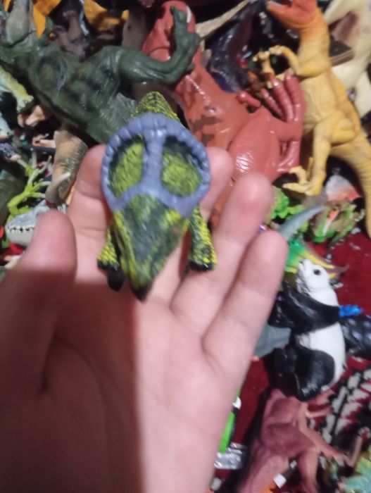 Коробка игрушек динозавров