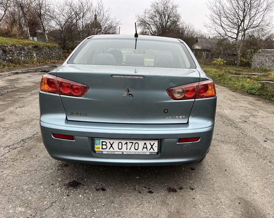 Автомобіль Міцубіші Ланцер Х