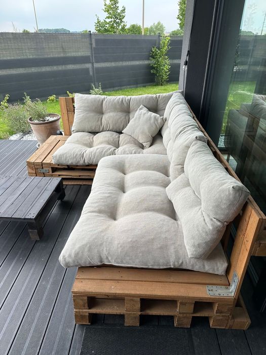Narożnik kanapa ogrodowa drewniana z poduchami