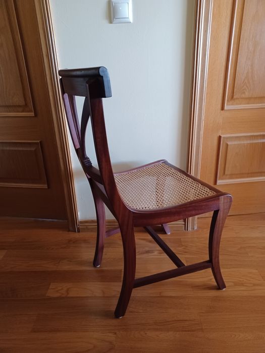 Cadeira em mogno com palhinha