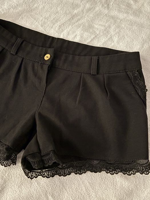 Жіночі шорти з мереживом