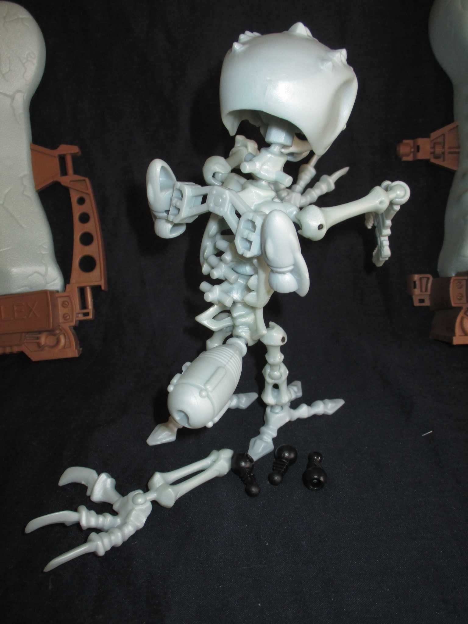 Brinquedo de Montar Skeleflex Alliens Skullkor