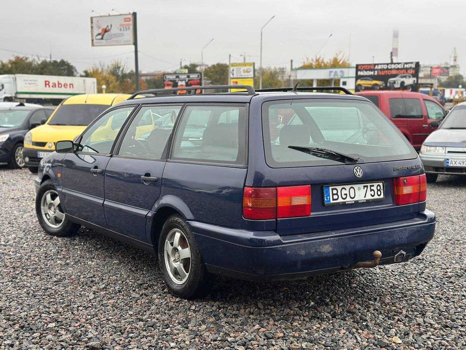 VOLKSWAGEN PASSAT B3 1994 рік 1.8 газ/бензин