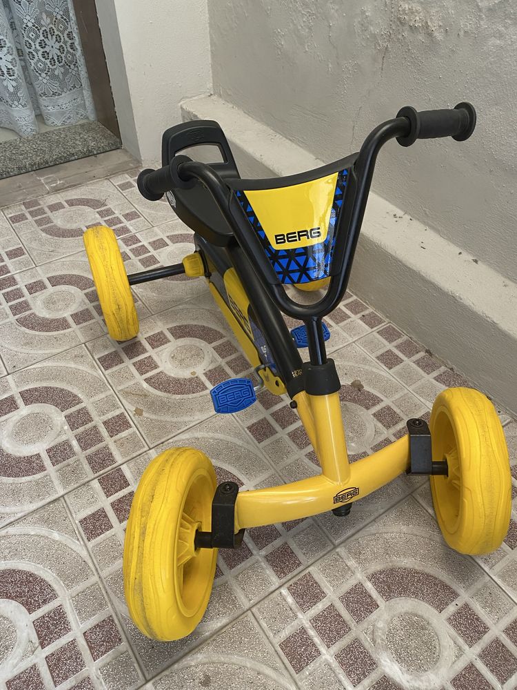 Carrinho pedais berg