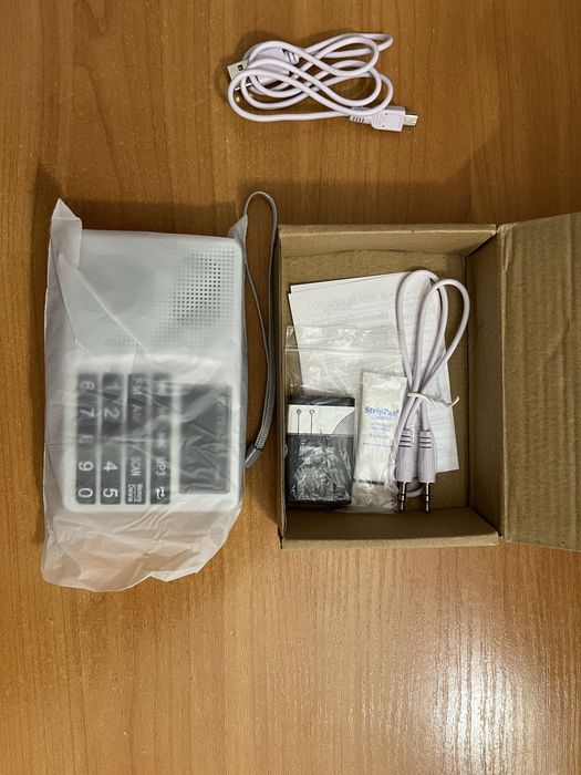 Продам портативний радіоприймач Retekess TR603