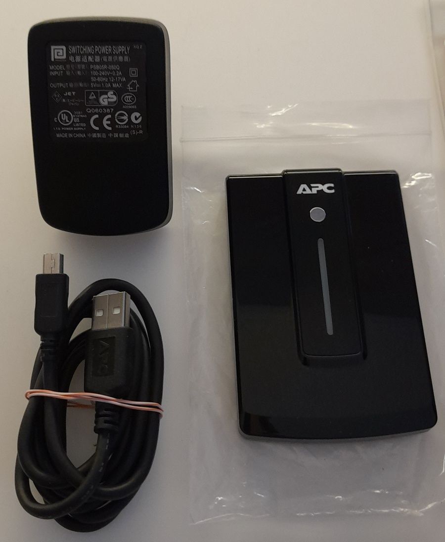 APC Mobile Power Pack, повербанк