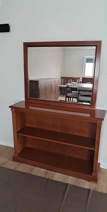 Movel de cerejeira e espelho