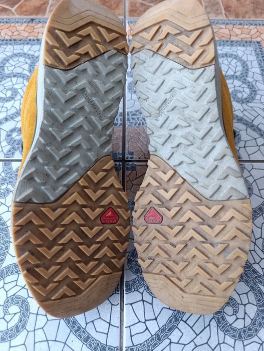 Salomon 42.5р. чоловічі напів черевики.