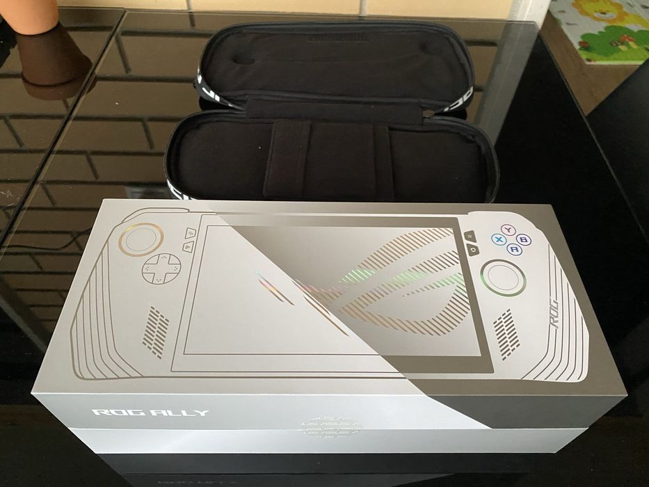 Consola ASUS ROG Ally 512gb + bolsa NOVAS