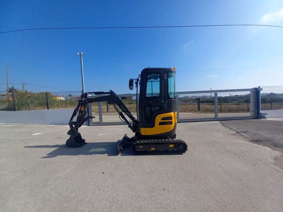 Mini Escavadora 2Ton com motor Yanmar

Nova 2025

Certificado CE
3 bal