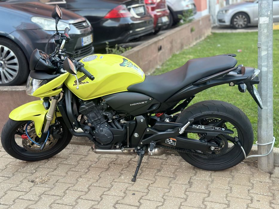 Vendo moto Hornet 600 semi-nova