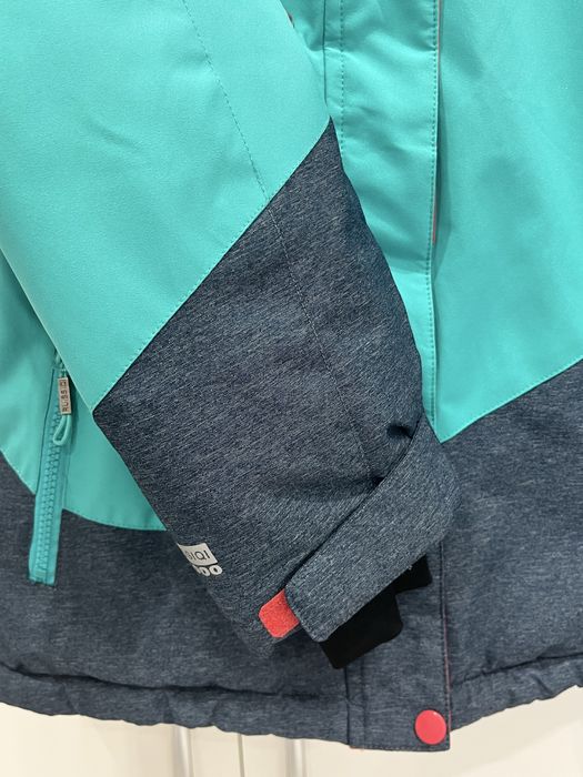 Лыжная куртка р. 152 на девочку