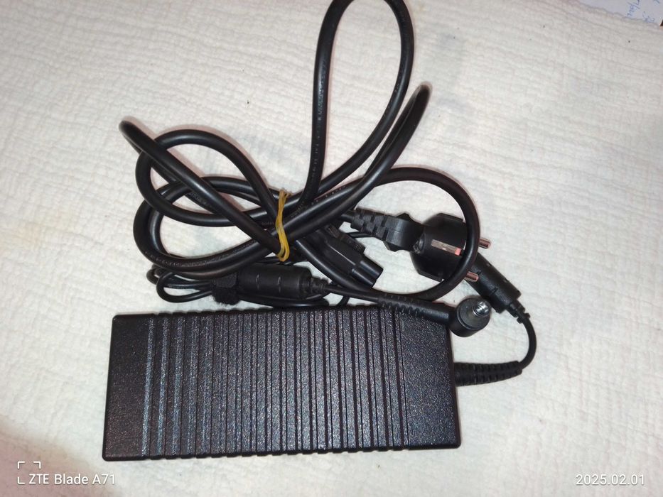 Блок питания 19v 135w (7.4*5.0)