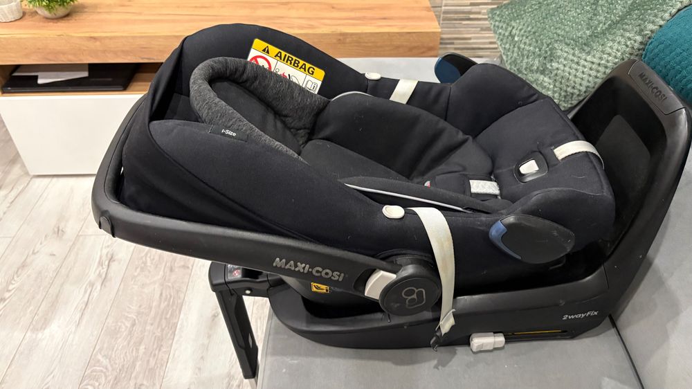 Sprzedam fotelik maxi cosi z bazą
