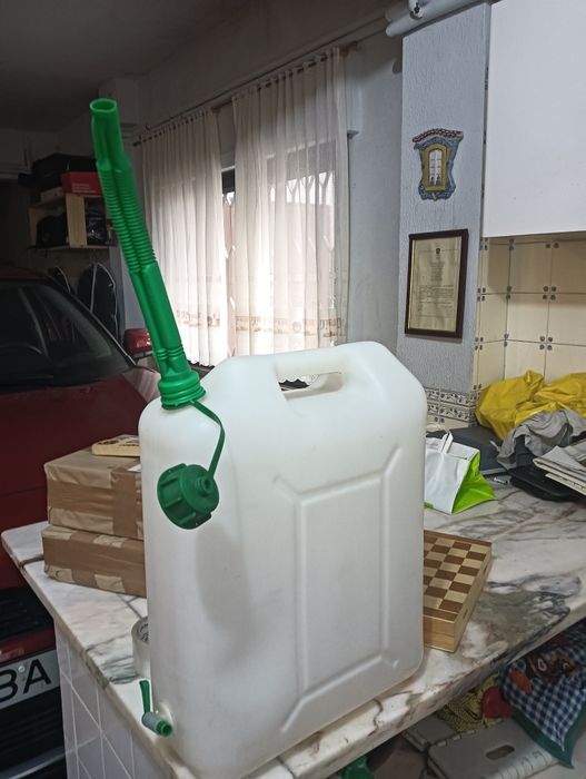 Bidon quase novo 20 litros