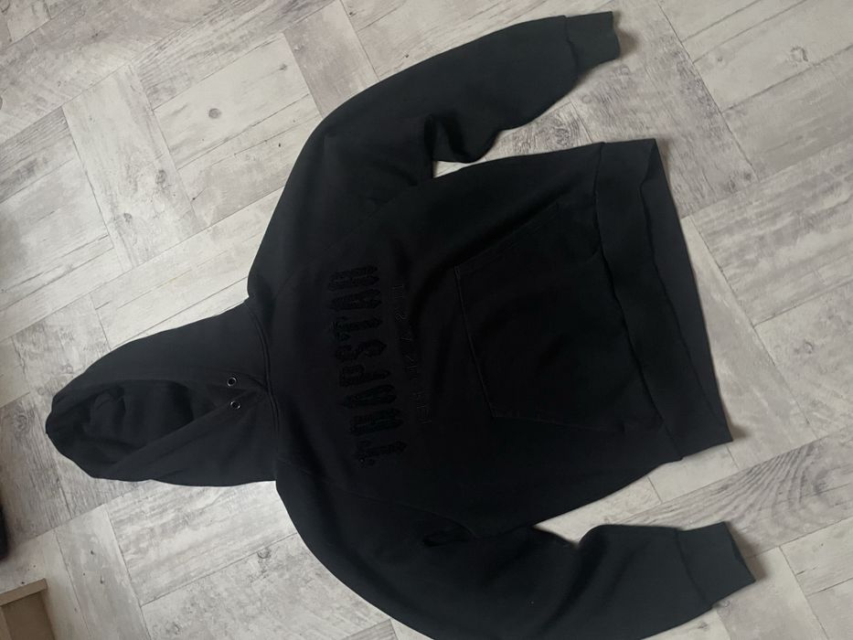 trapstar black hoodie