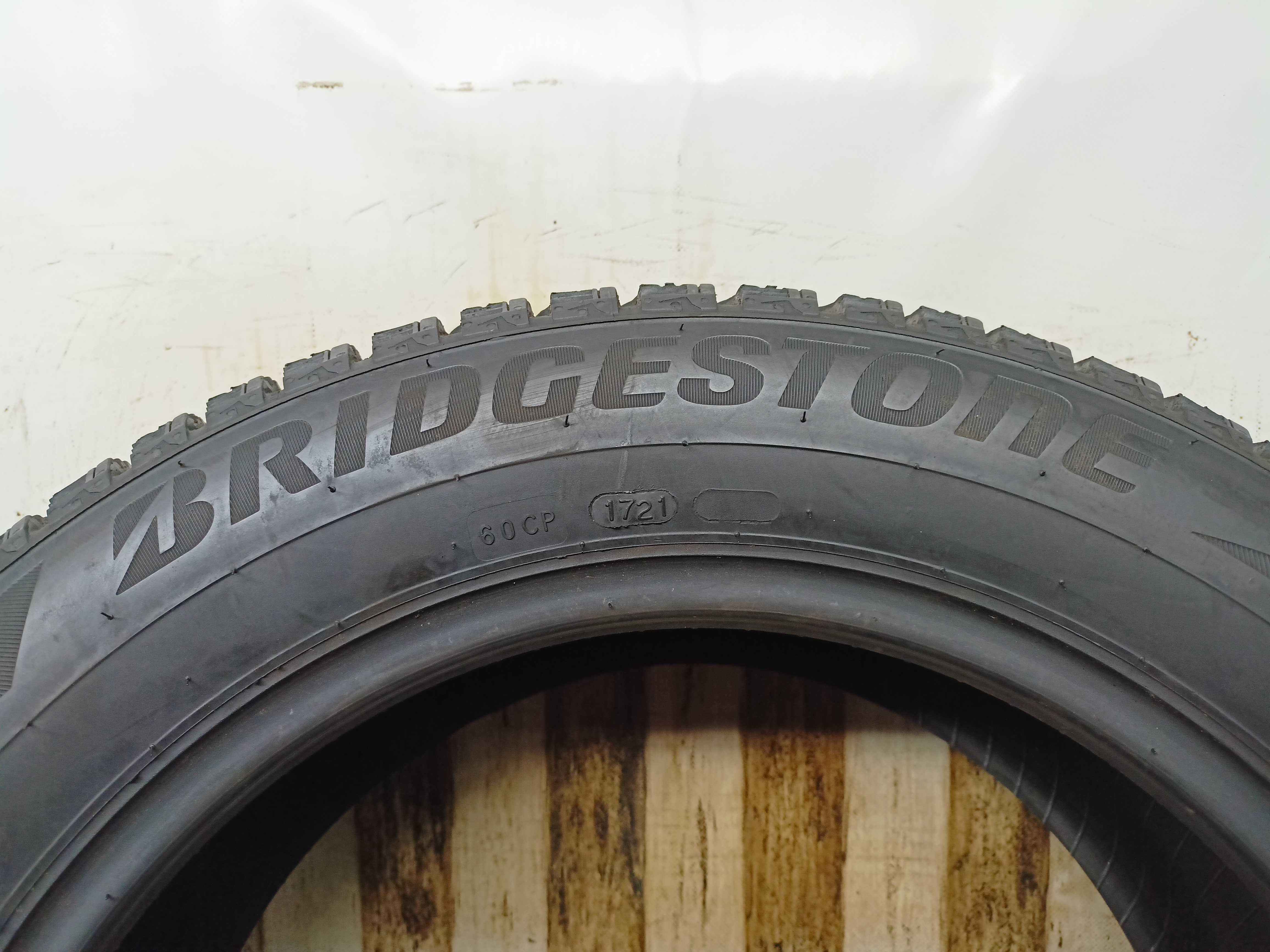 Bridgestone Noranza 001 205/55/16 21r. 94T 2x9,1mm 2x8,1mm (4636)