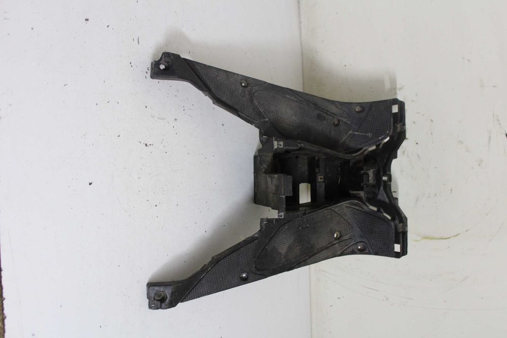 Yamaha aerox 50 plastik podłoga