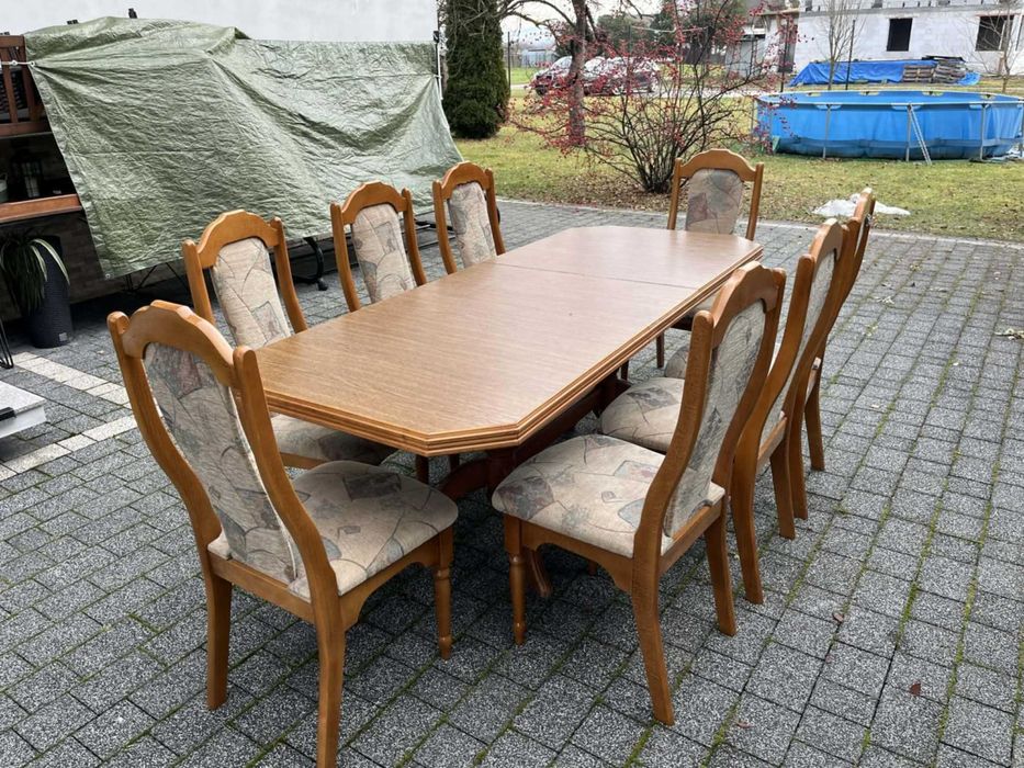 Stół rozkładany + 8 krzeseł