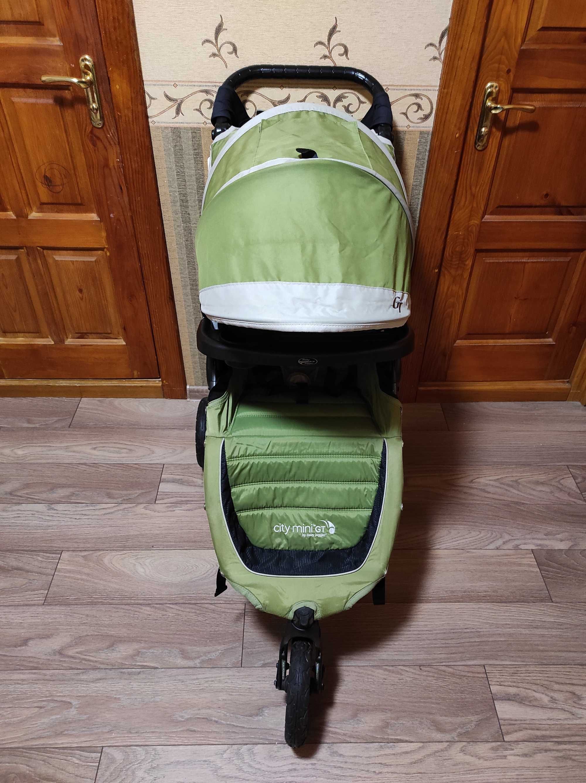 Прогулянкова коляска Baby Jogger City Mini GT