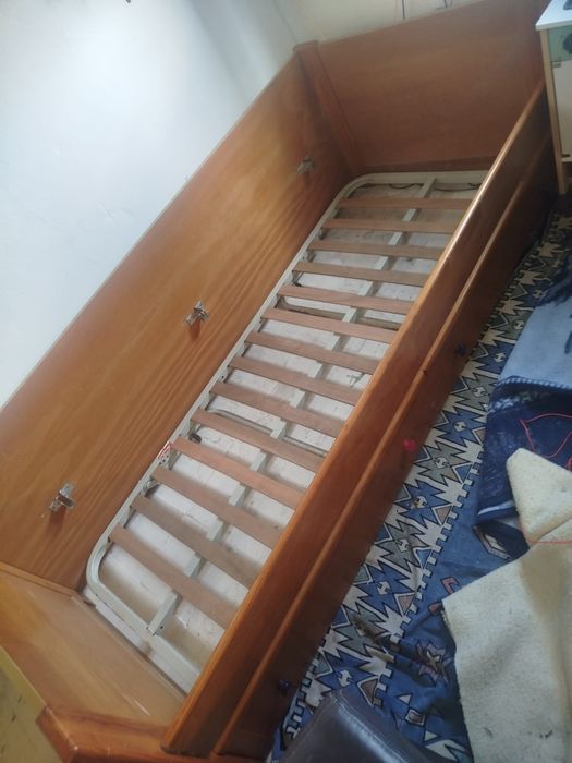 Cama individual com gaveta