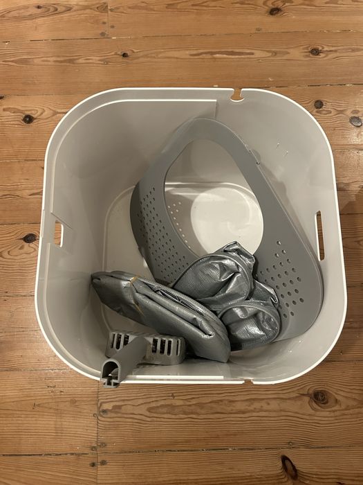 Caixa de areia fechada ModKat para gatos