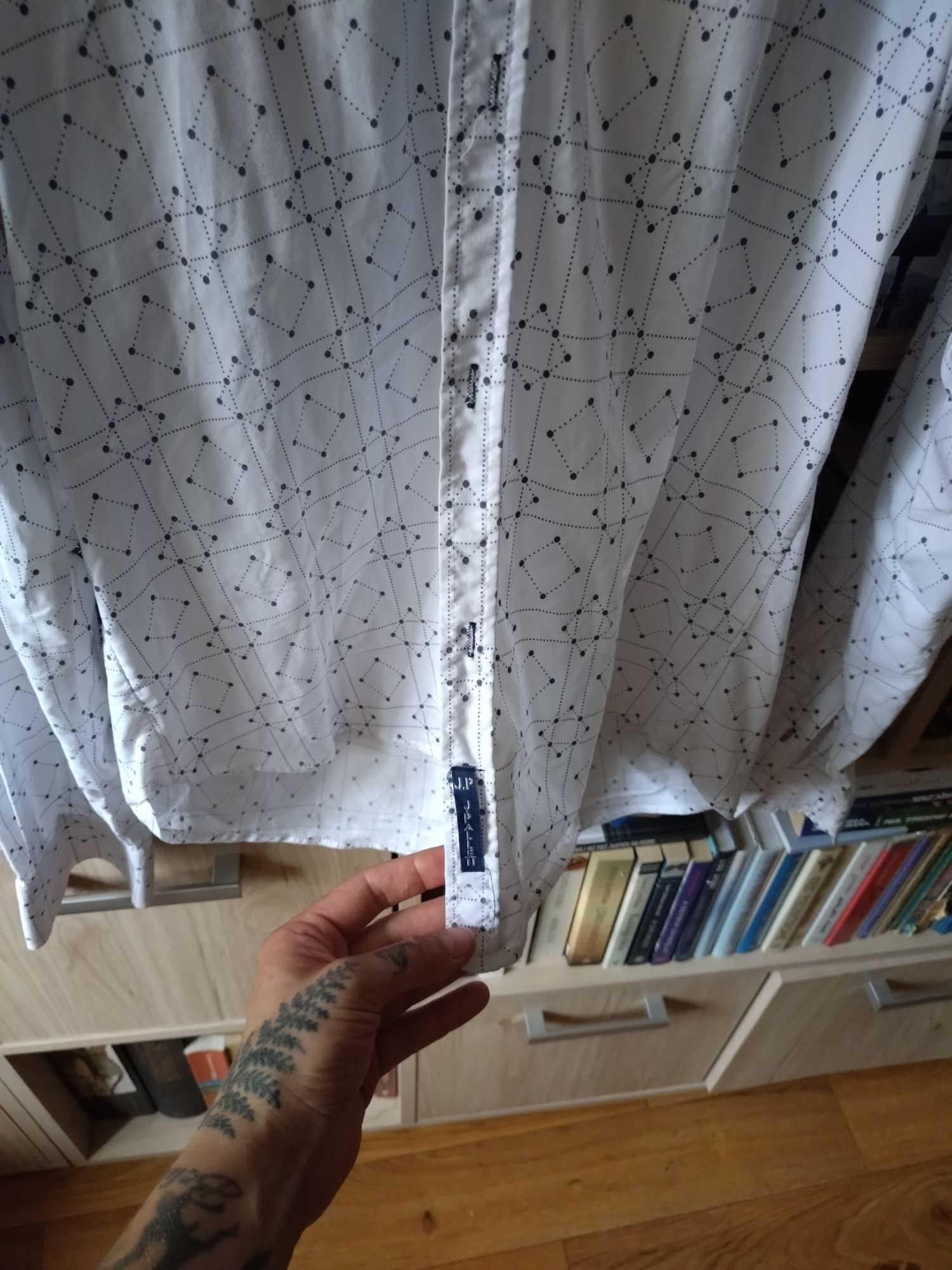 Koszula męska, biała z wzorami