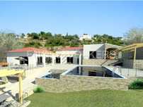 Moradia tradicional V4 com piscina