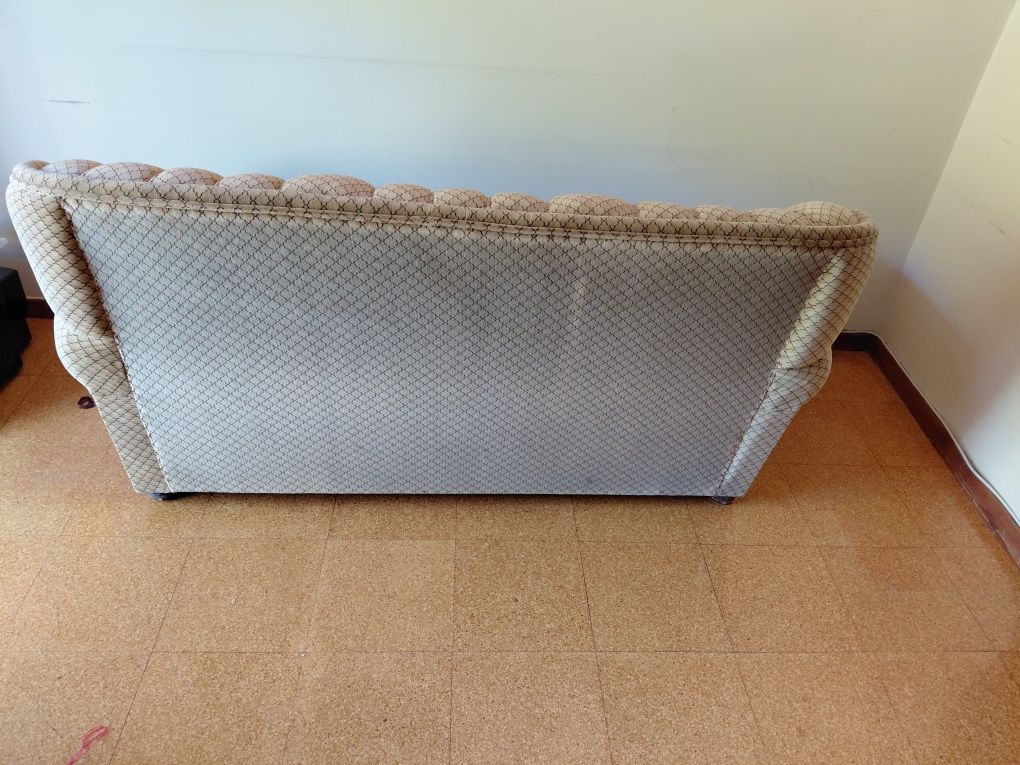 Conjunto de sofá cama e duas poltronas