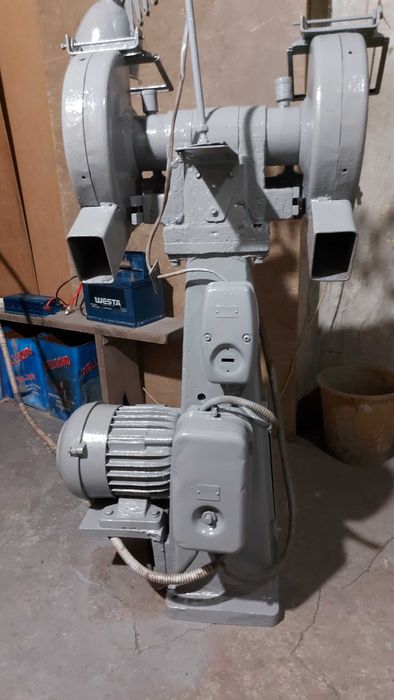 Заточной, наждак, точильный. литой, двухсторонний. СССР.