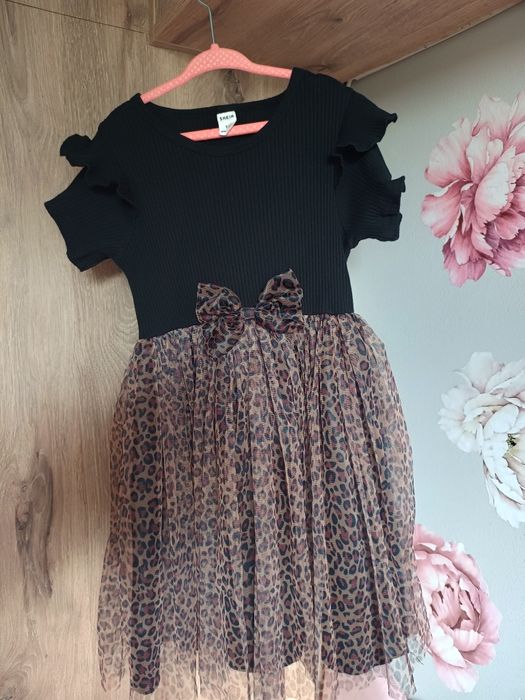 Sukienka dziewczęca jak nowa