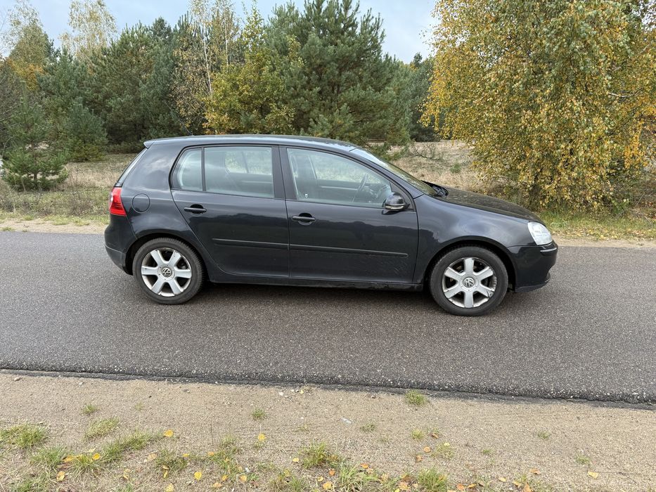 Sprzedam Golfa 5 1.9