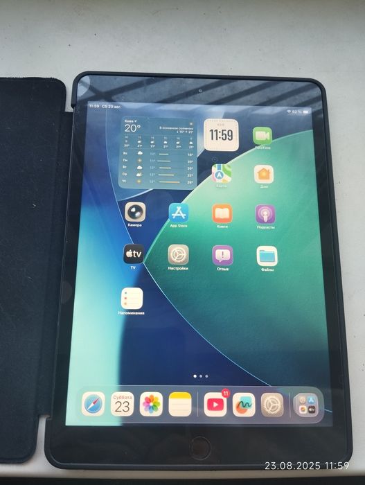 Продам планшет Apple ipad 8/ 128 gb