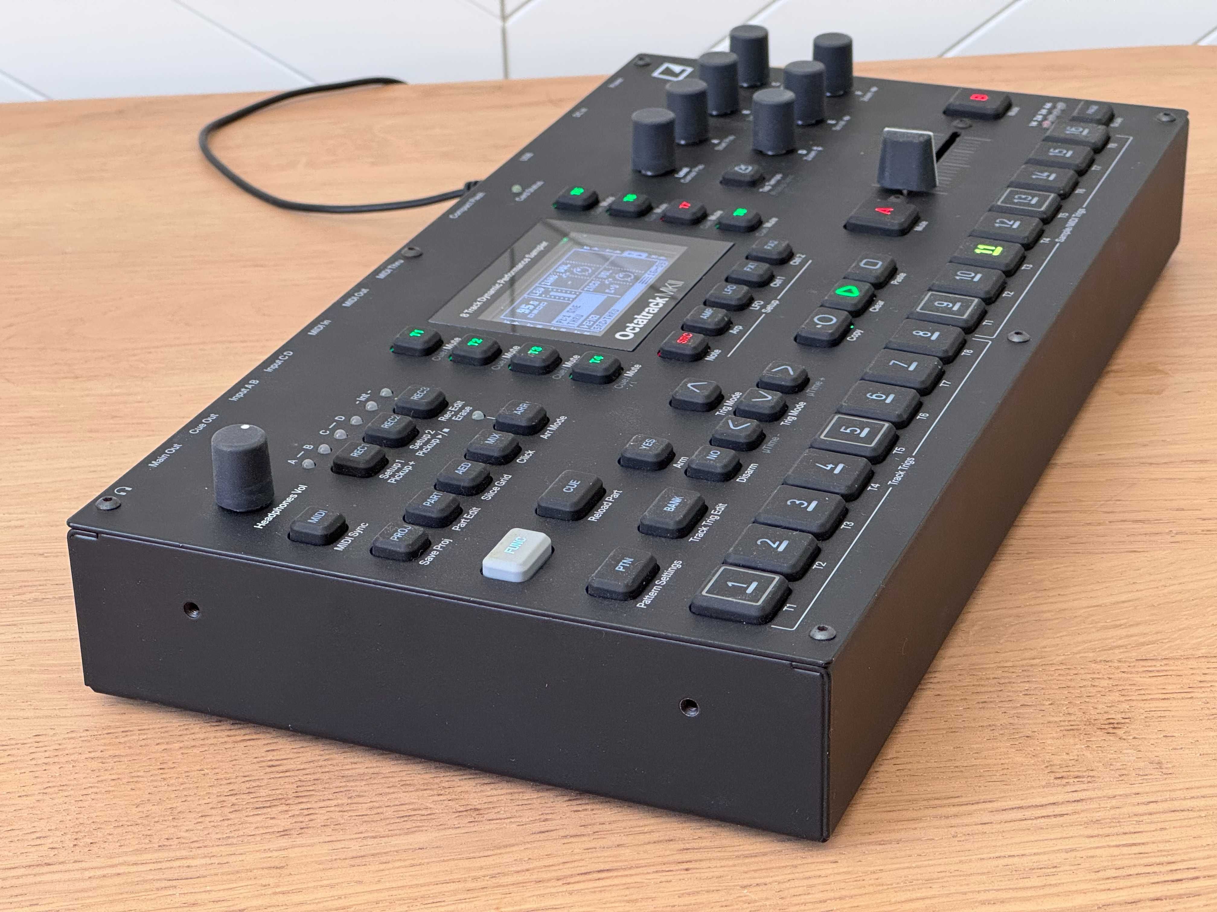 Elektron Octatrack MKII + cartão de memória