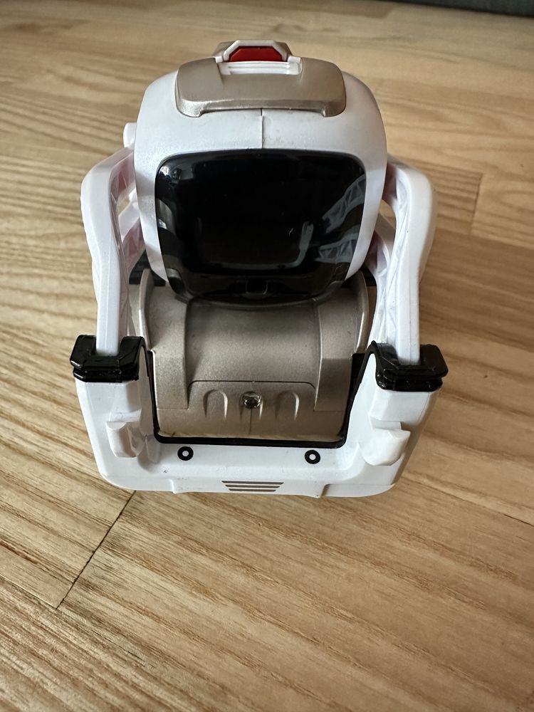 Іграшка робот Anki Cozmo