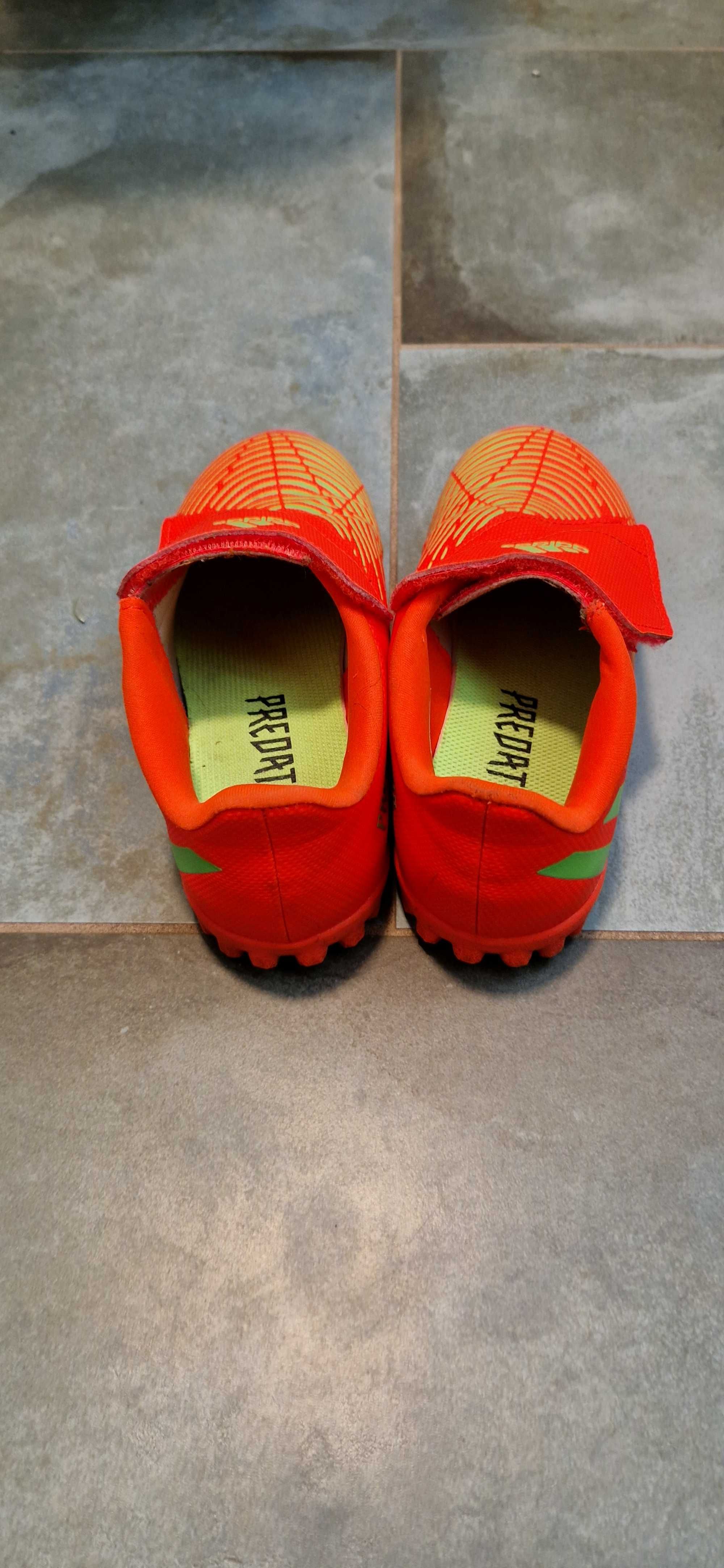 Buty do gry w piłkę - Adidas Predator rozmiar 33