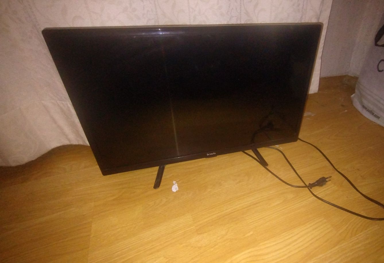 Телевизор bravis 23.6 дюймов