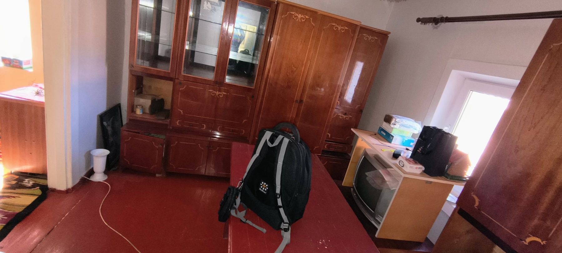 Продам  будинок по вул. Лугова в центрі за податковою