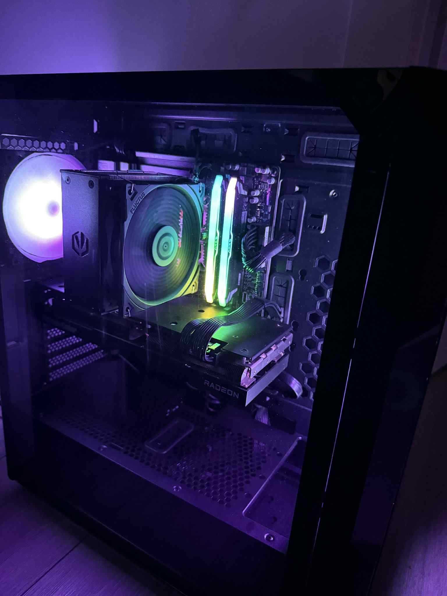 Komputer gamingowy, Ryzen 5 7600 / RX 7800 XT / 32GB DDR5 / 2TB NVMe
