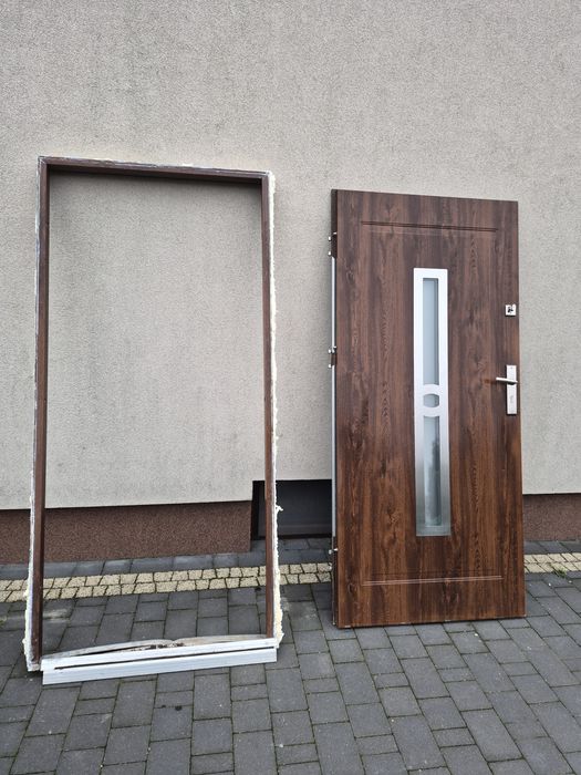 Drzwi zewnętrzne metalowe 90 prawe